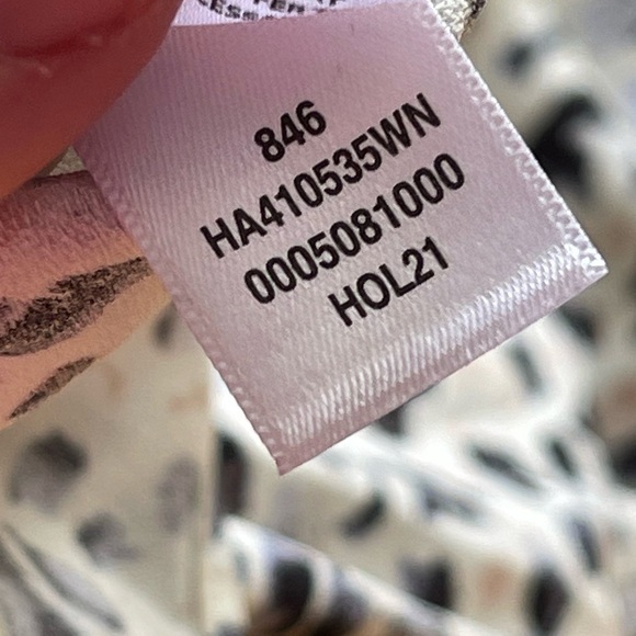 Halogen white black pink abstract floral boxy flowy blouse - Picture 5 of 7